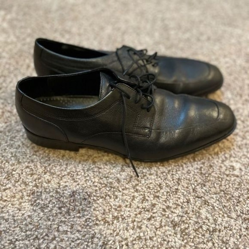 Men’s Cole Haan black dress shoes in size 11 m